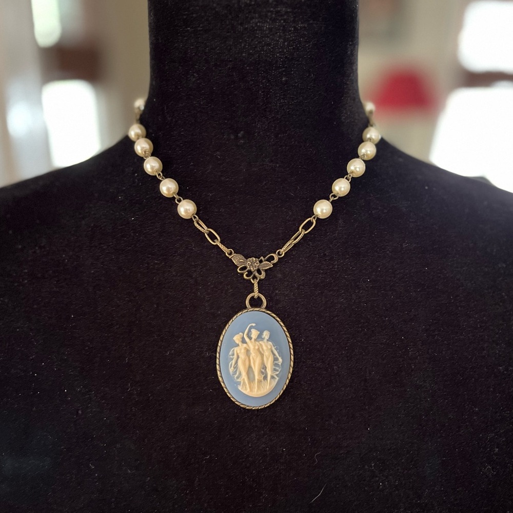 Vintage Wedgwood Blue Style 3 Graces Muses Victorian Style Cameo Necklace - Picture 6 of 12